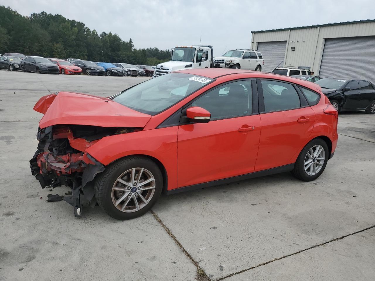 2015 FORD FOCUS SE car image