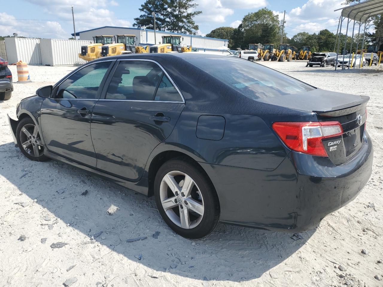 2013 TOYOTA CAMRY L - Фото 2