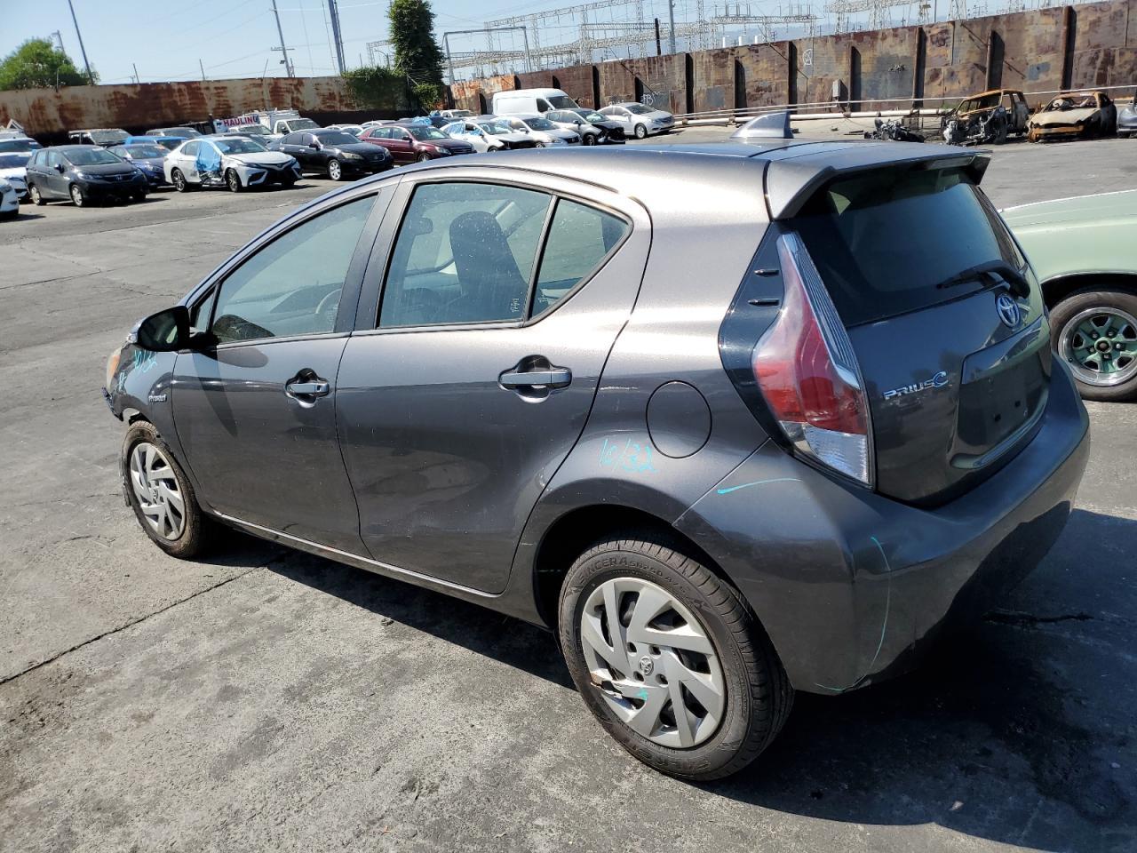 2015 TOYOTA PRIUS C - Image 2