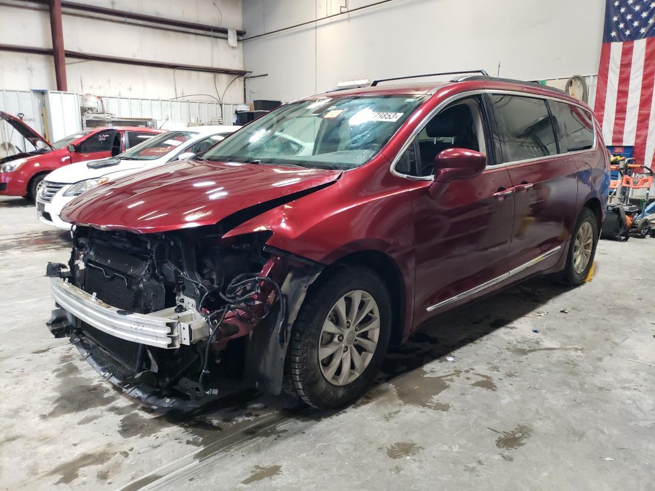 2017 CHRYSLER PACIFICA T