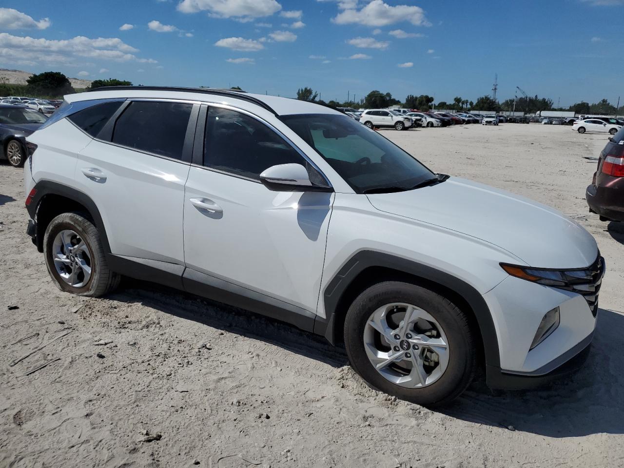 2023 HYUNDAI TUCSON SEL - Image 4