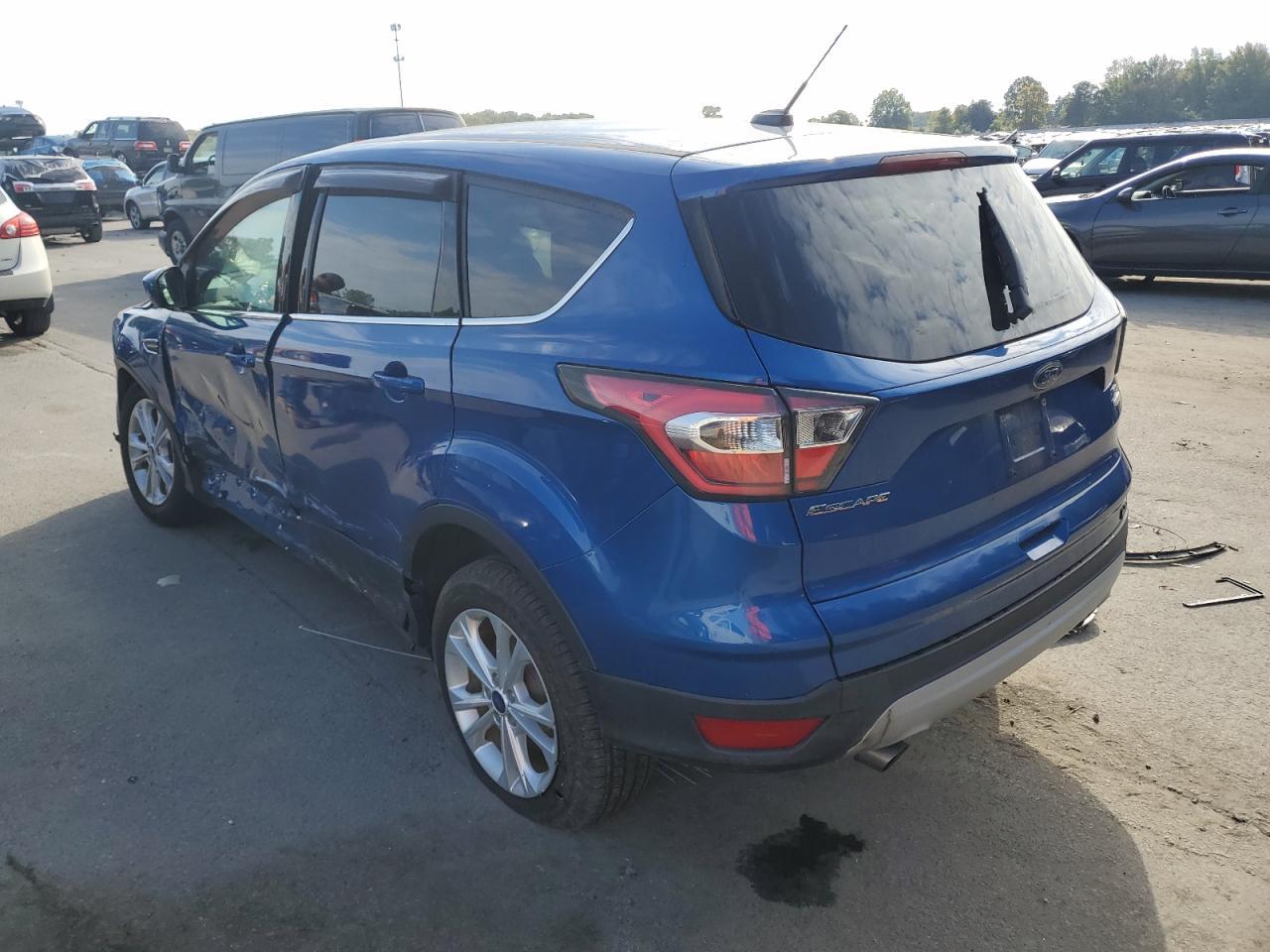 2017 FORD ESCAPE SE - Image 2