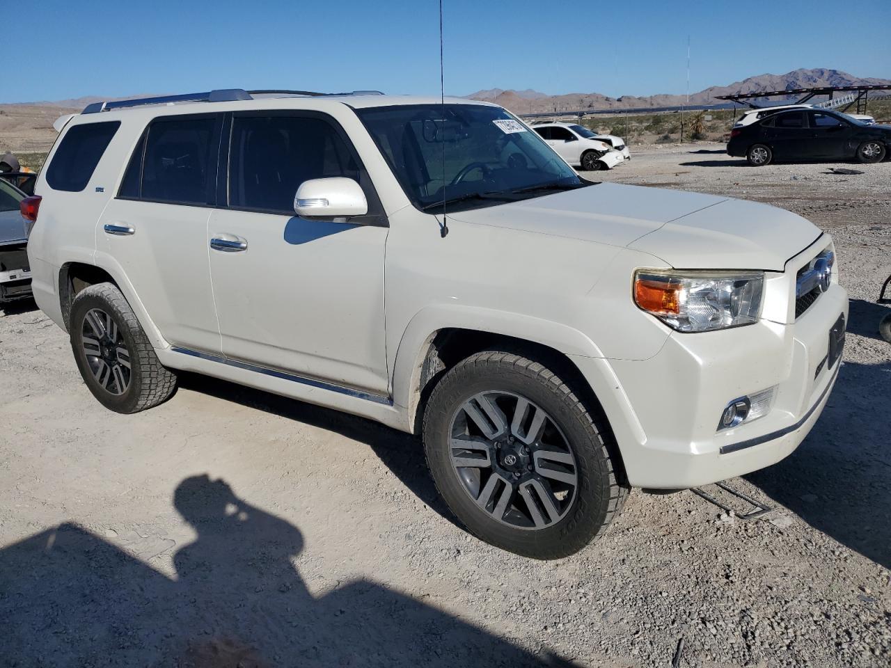 2011 TOYOTA 4RUNNER SR - Фото 4