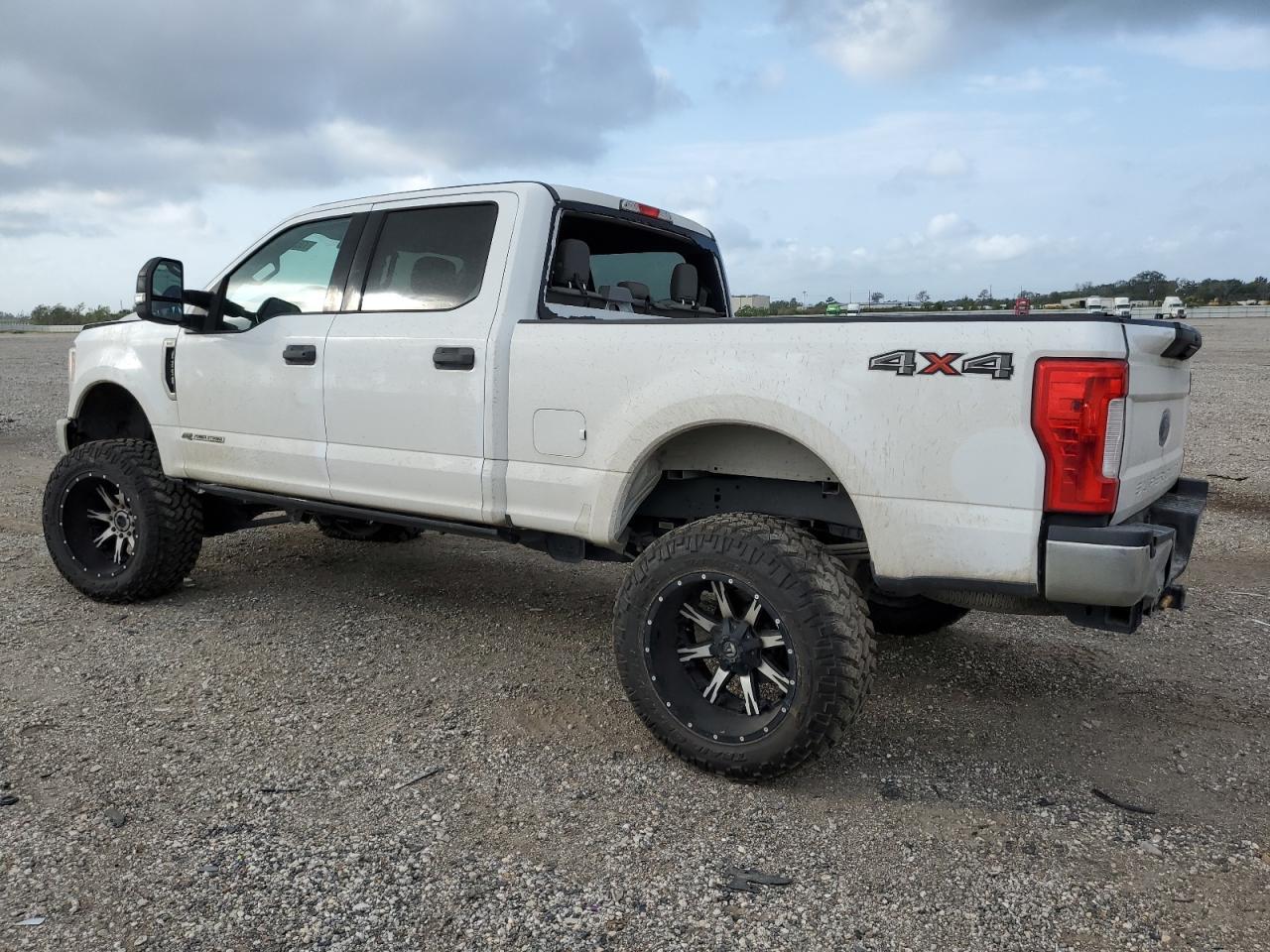 2017 FORD F250 SUPER - Image 2