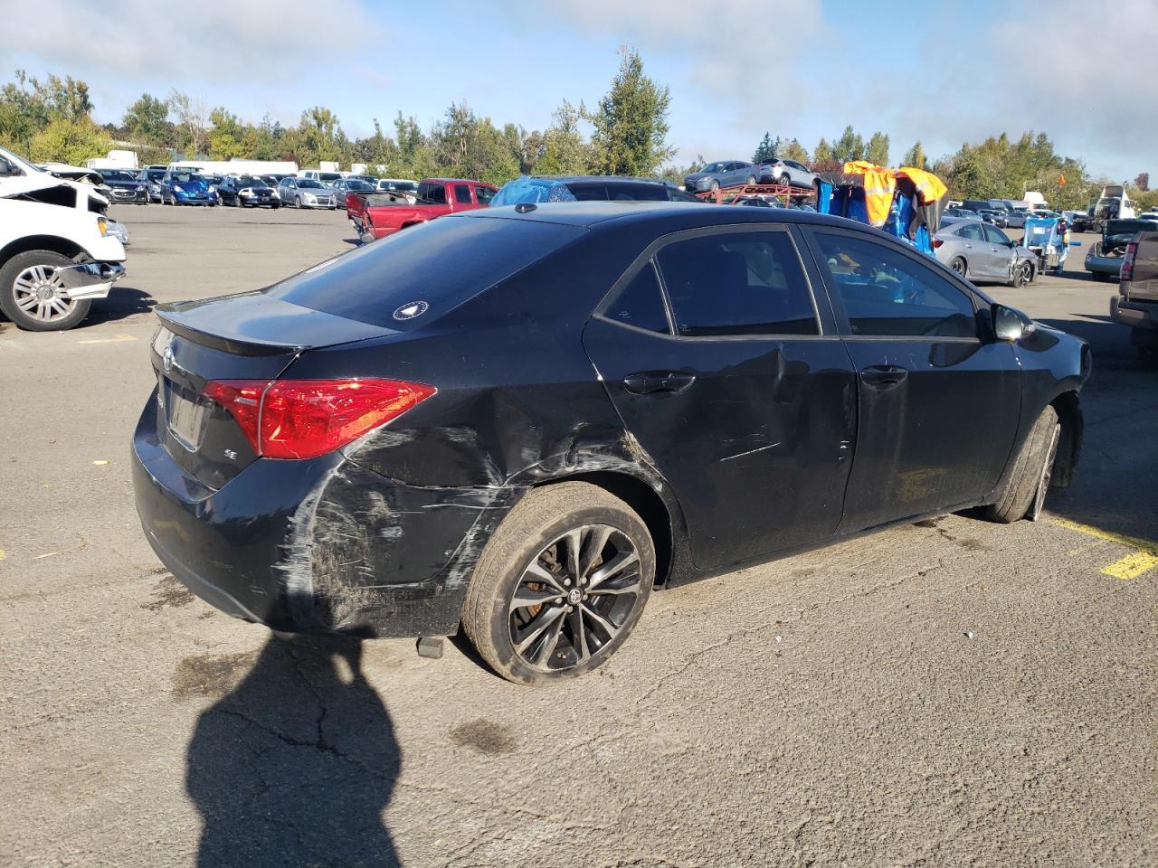2019 TOYOTA COROLLA L - Фото 3