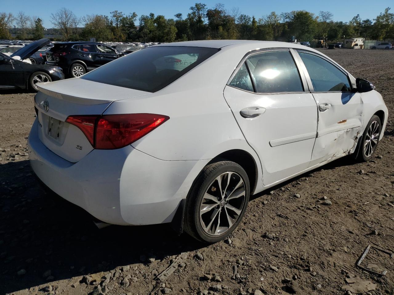 2019 TOYOTA COROLLA L - Image 3