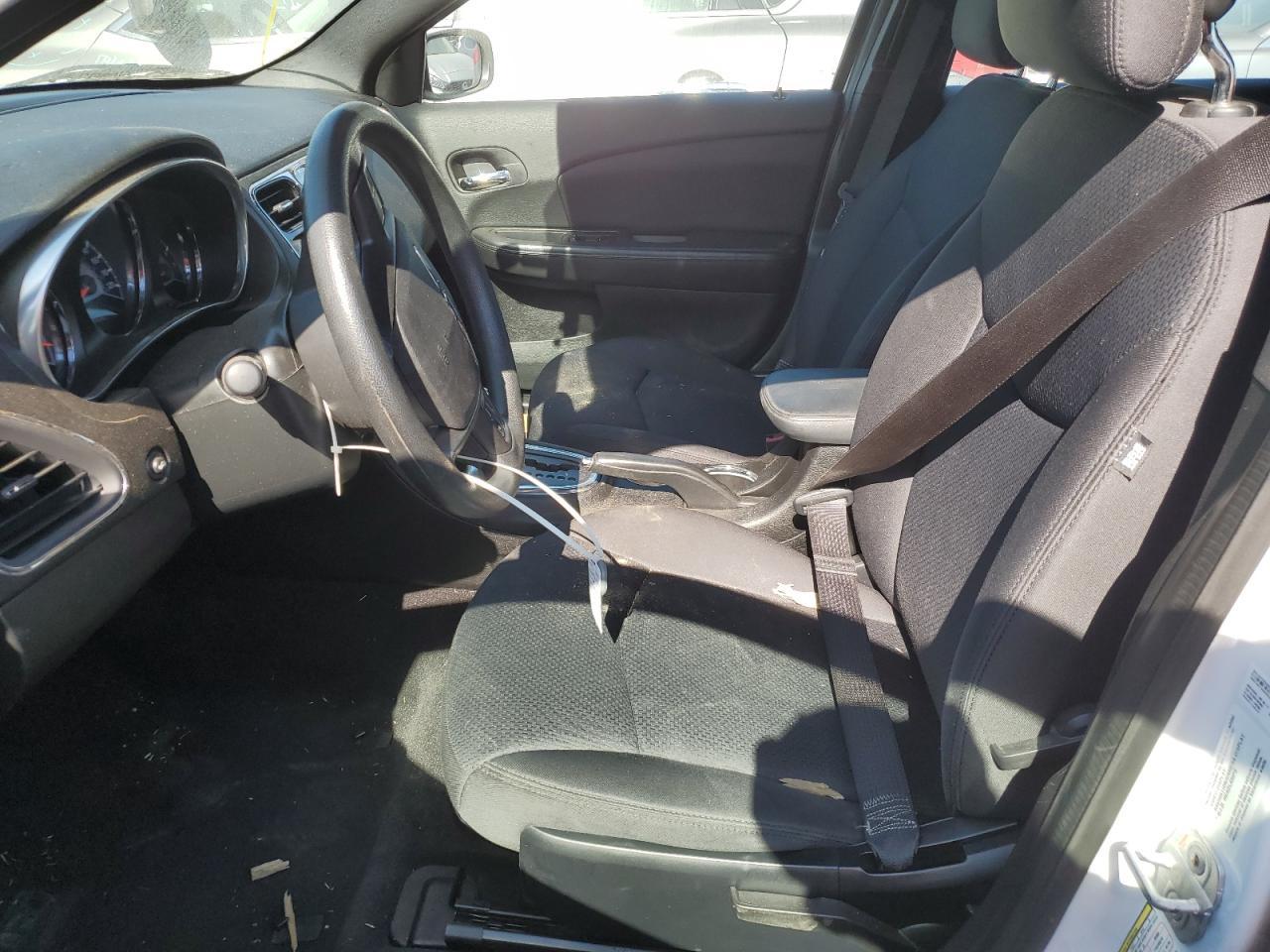 2013 CHRYSLER 200 LX - Фото 7