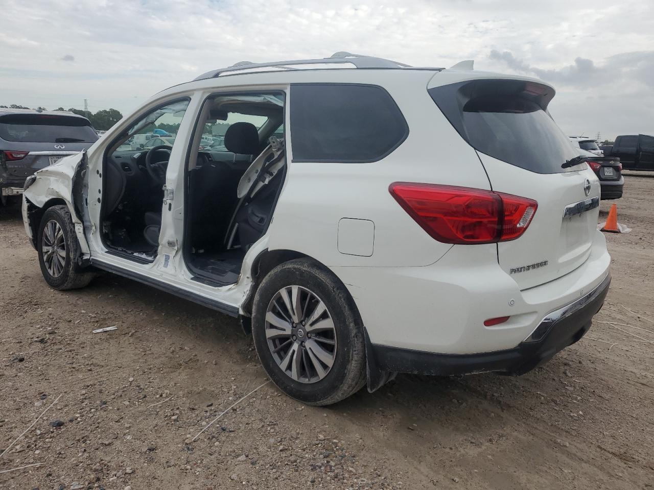 2019 NISSAN PATHFINDER - Image 2