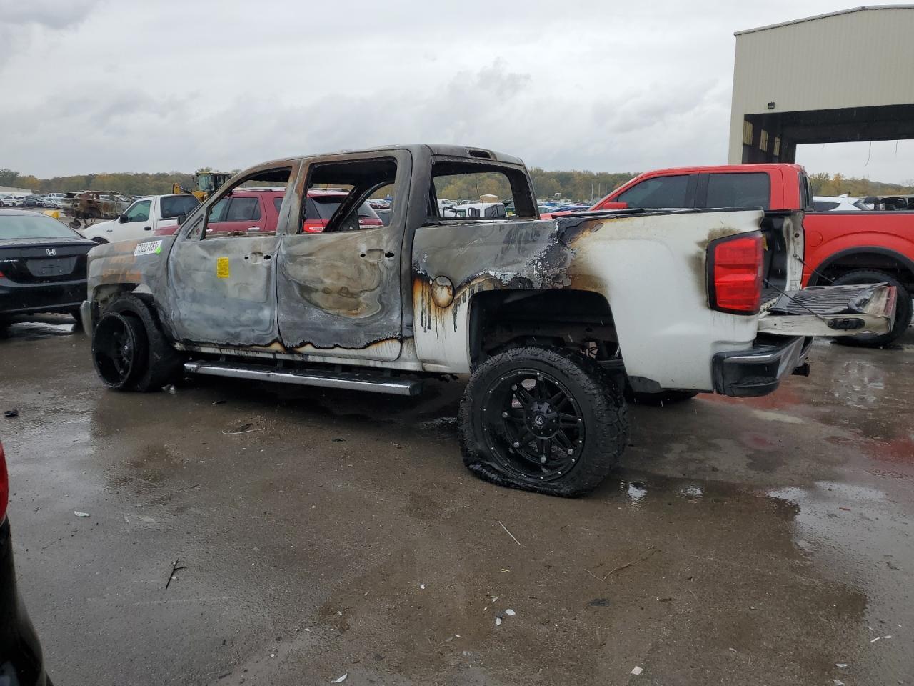 2016 CHEVROLET SILVERADO - Фото 2
