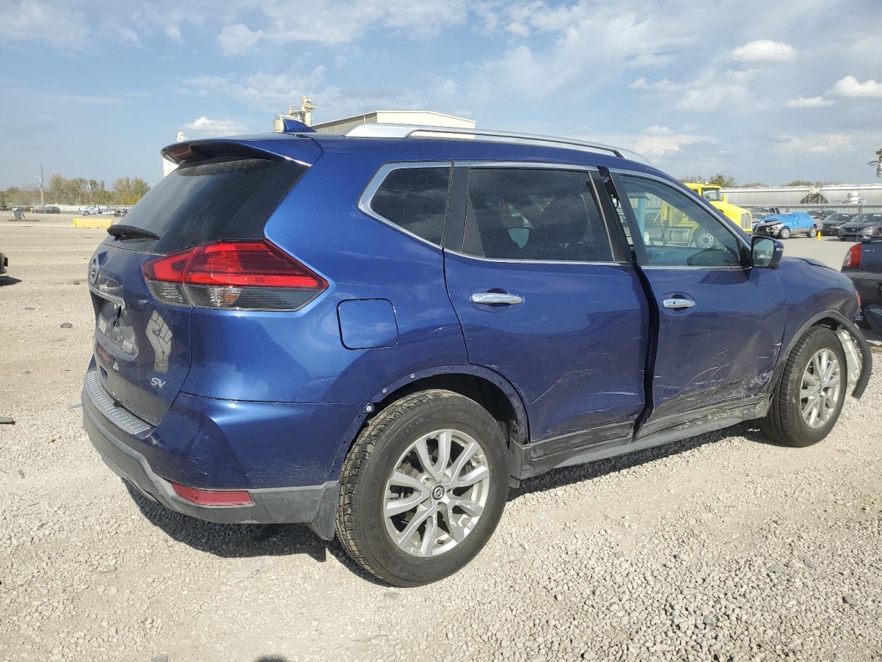 2017 NISSAN ROGUE S - Фото 3