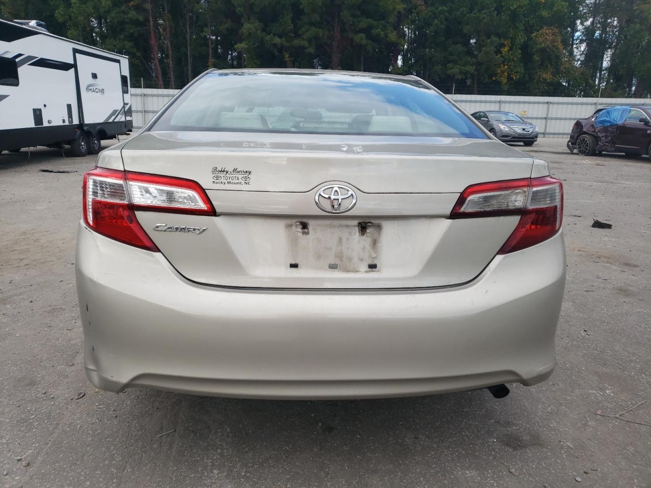 2014 TOYOTA CAMRY L - Image 6