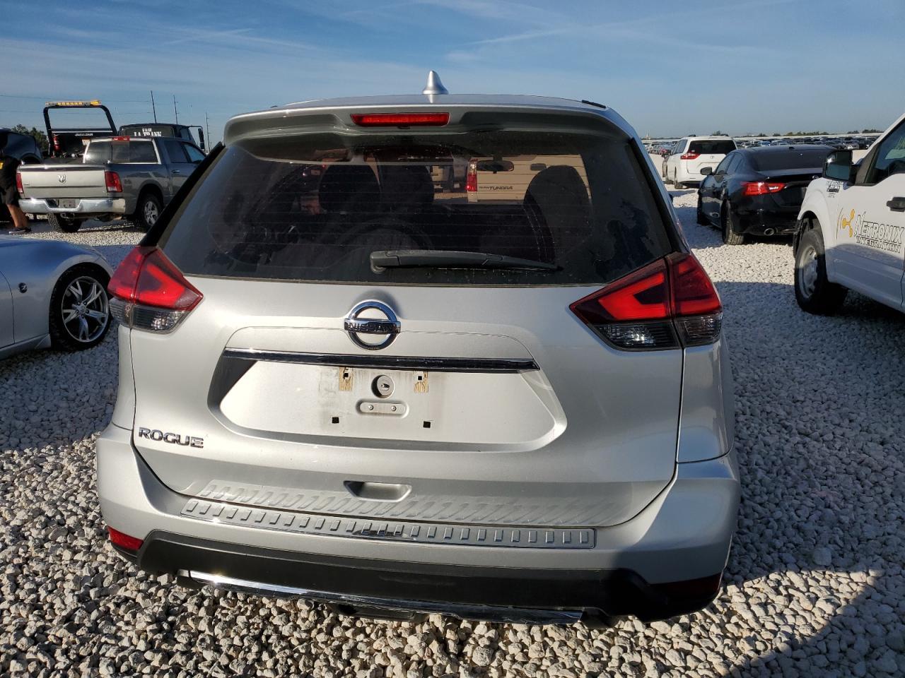 2017 NISSAN ROGUE S - Image 6