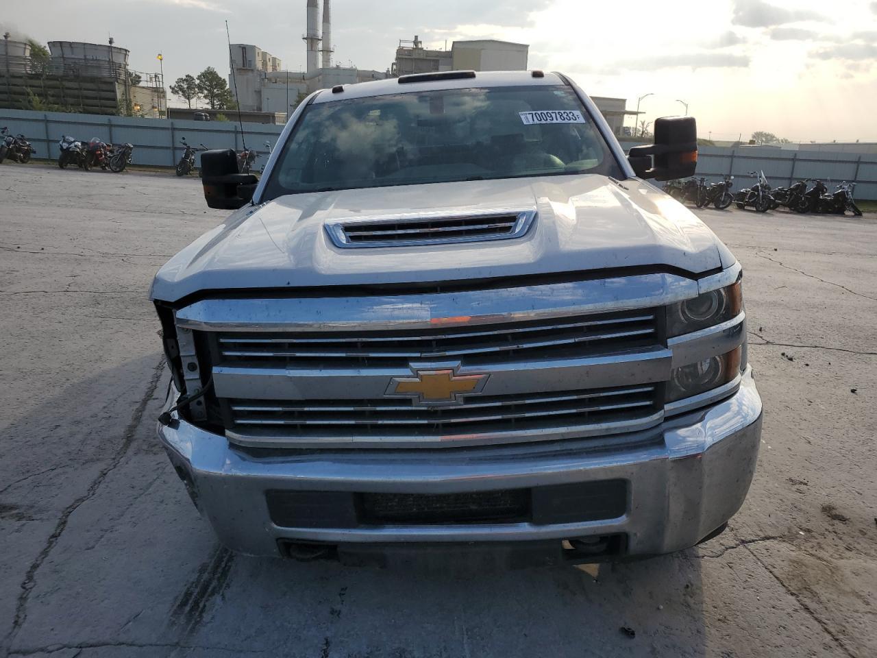 2018 CHEVROLET SILVERADO - Фото 5