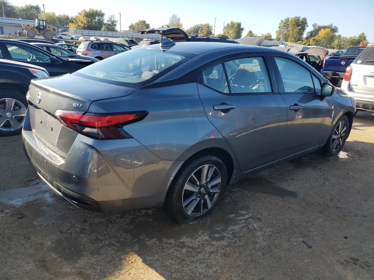 2021 NISSAN VERSA SV - Фото 3