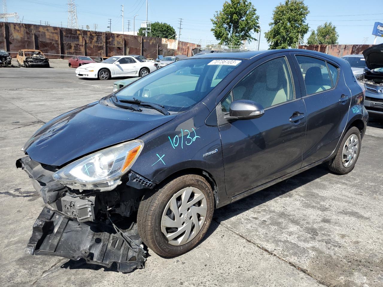 2015 TOYOTA PRIUS C car image