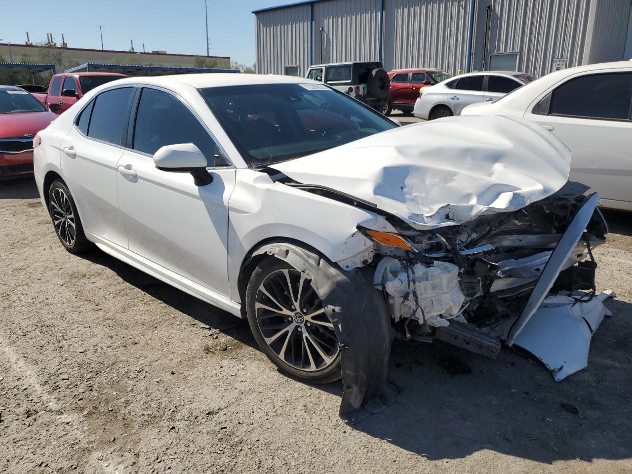 2018 TOYOTA CAMRY L - Фото 4