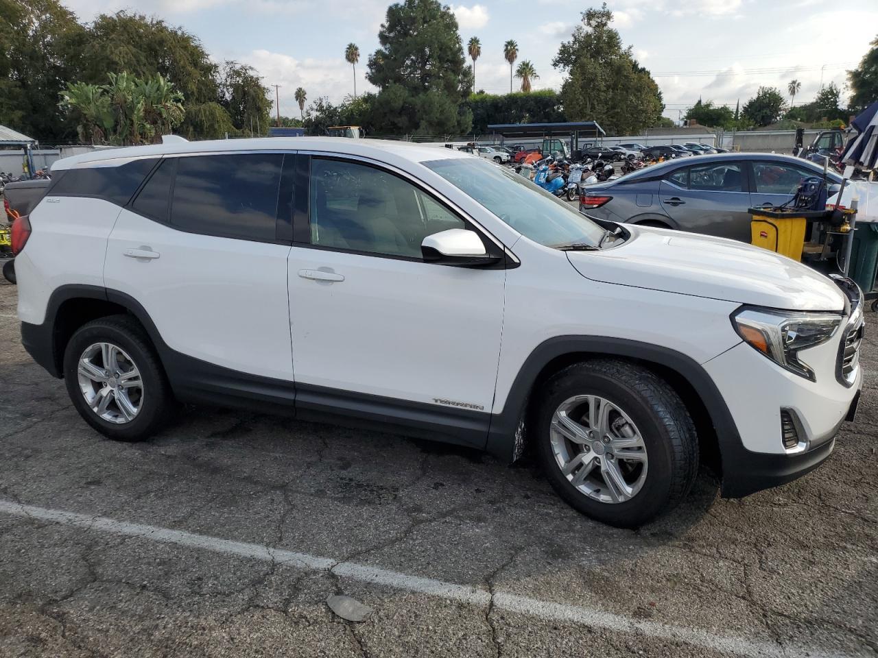 2019 GMC TERRAIN SL - Image 4