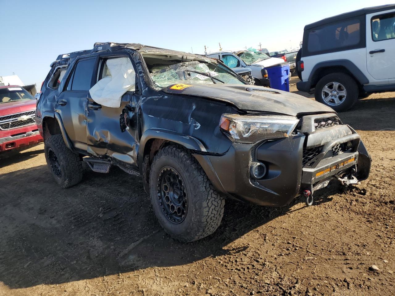 2022 TOYOTA 4RUNNER SR - Фото 4