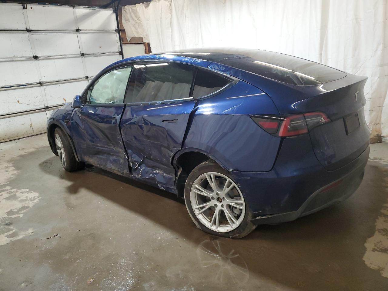 2022 TESLA MODEL Y - Image 2