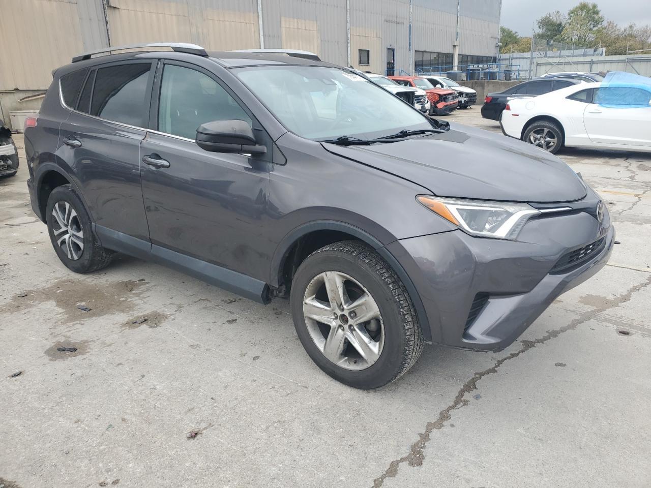 2017 TOYOTA RAV4 LE - Фото 4