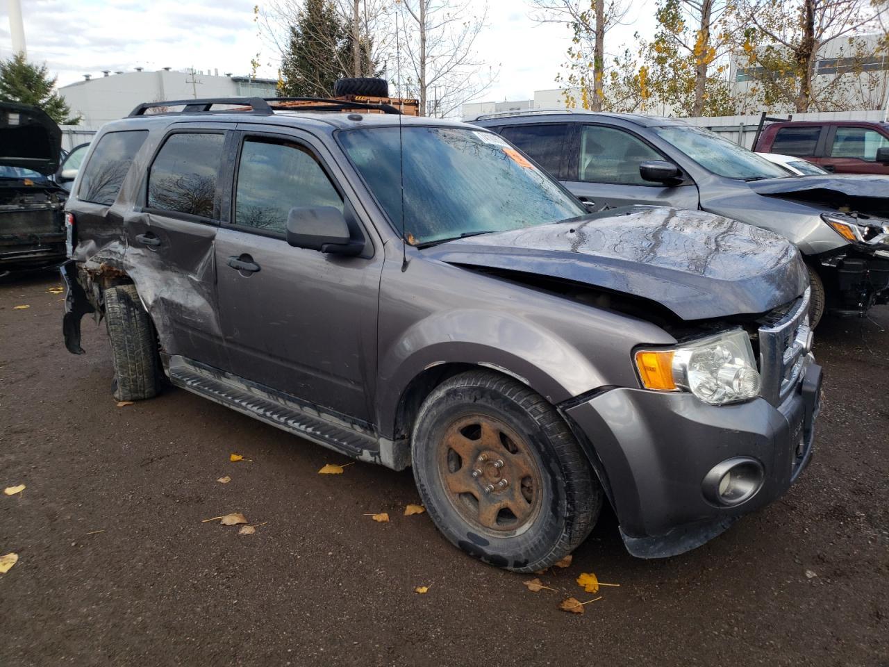2010 FORD ESCAPE XLT - Image 4