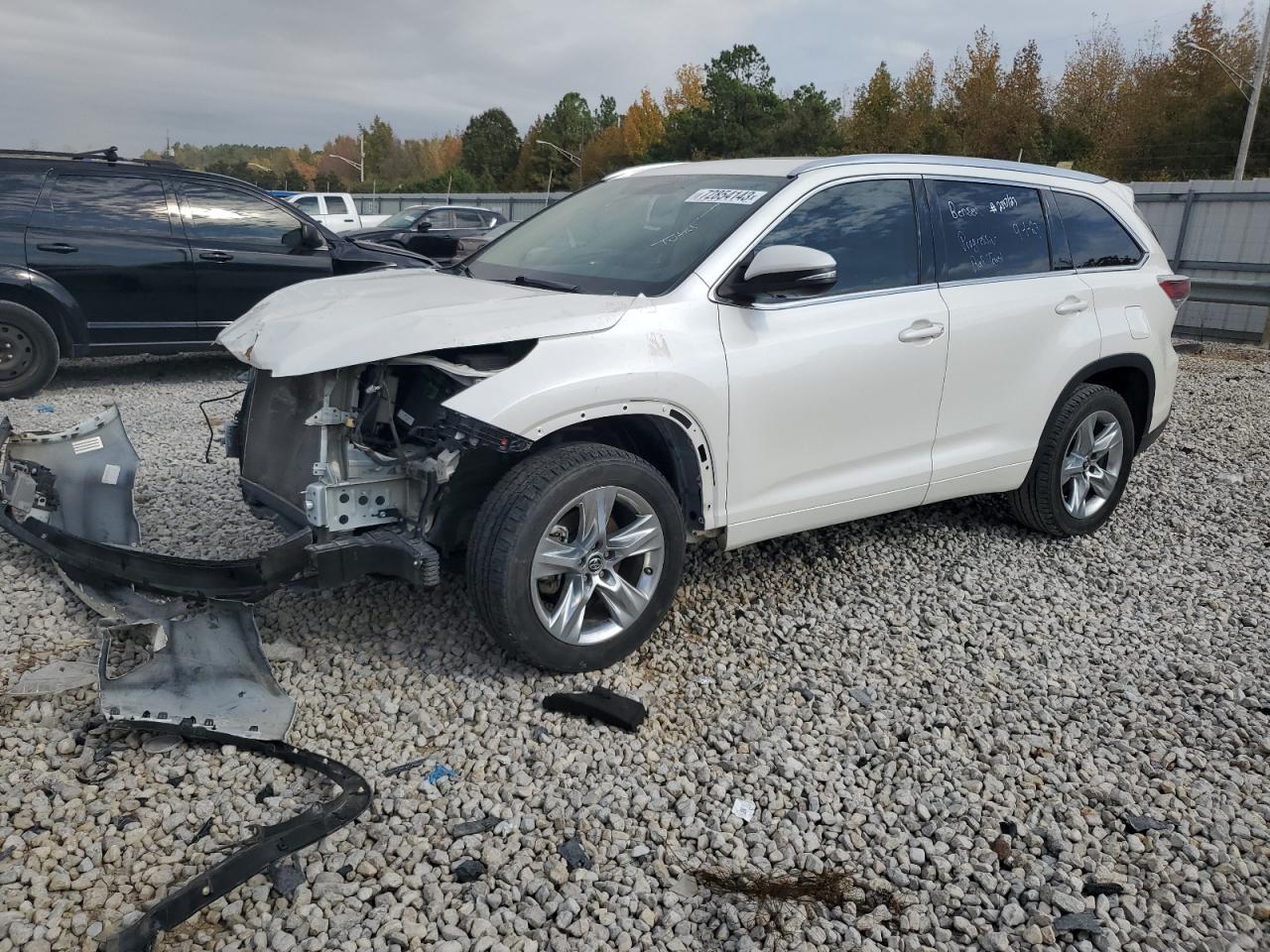 2016 TOYOTA HIGHLANDER car image