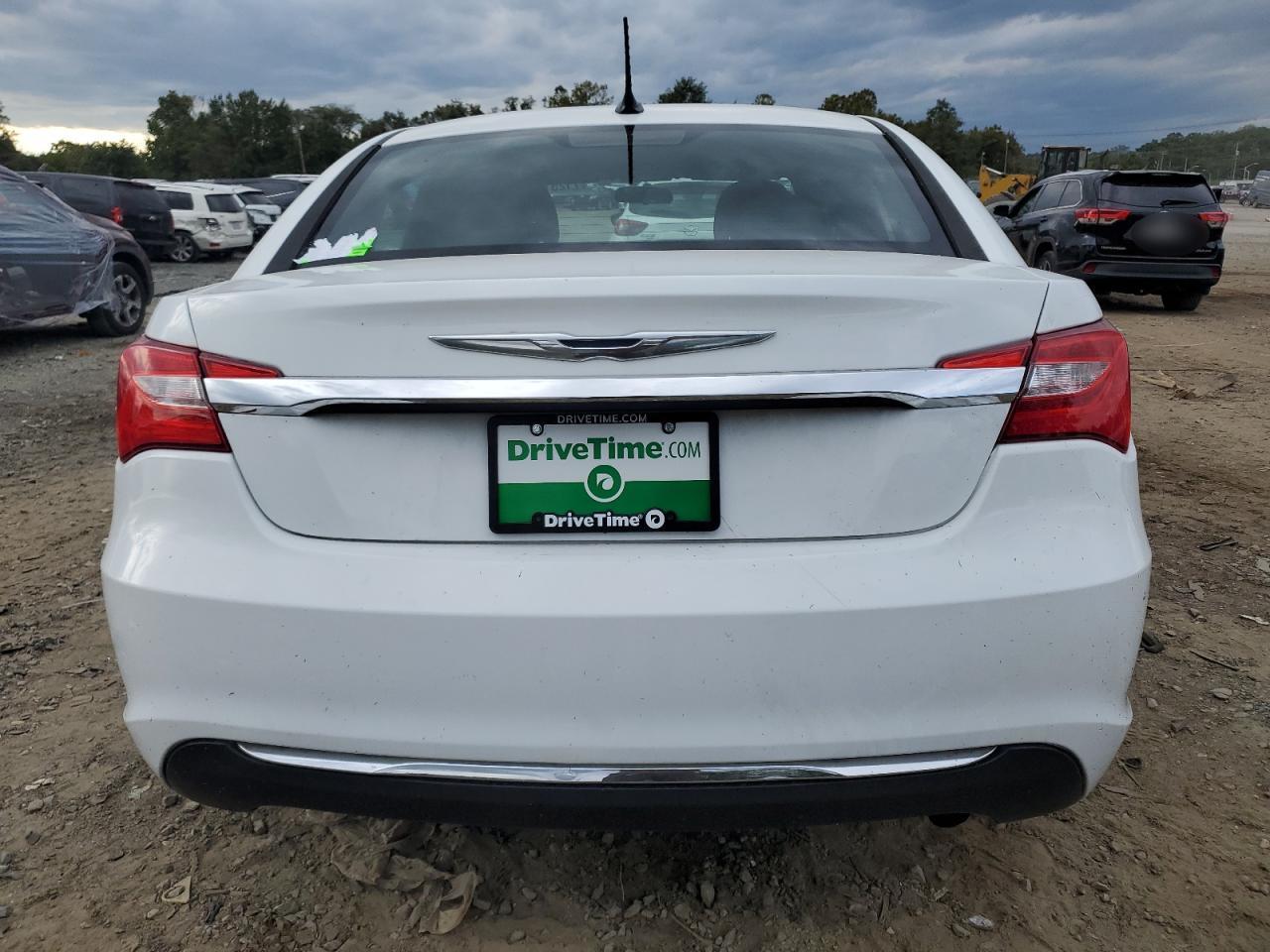 2013 CHRYSLER 200 LX - Фото 6