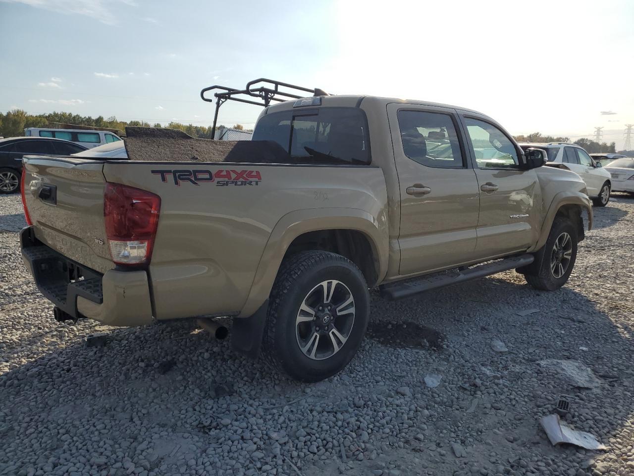 2017 TOYOTA TACOMA DOU - Фото 3