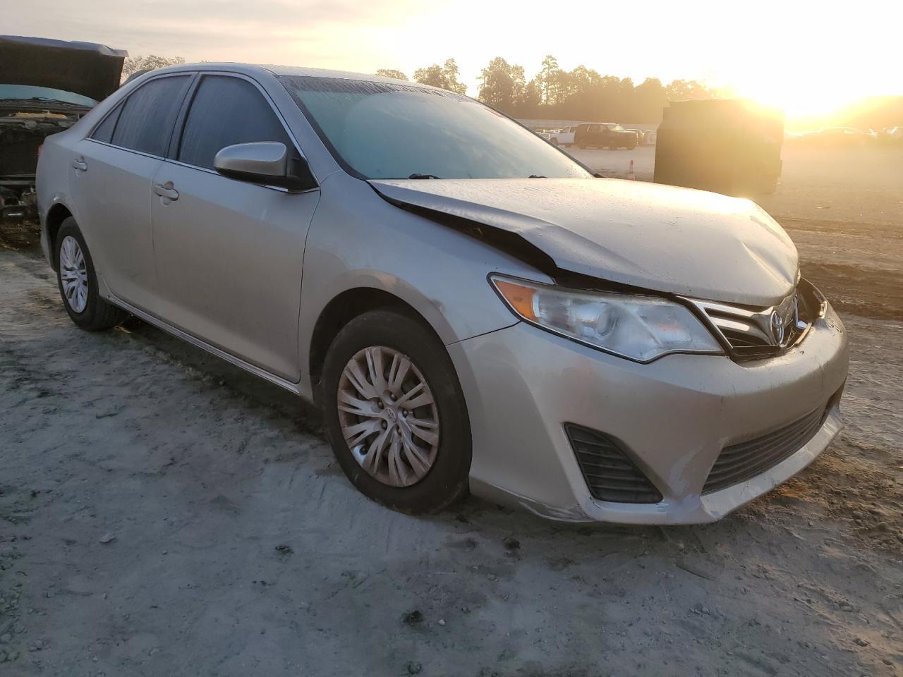 2014 TOYOTA CAMRY L - Image 4