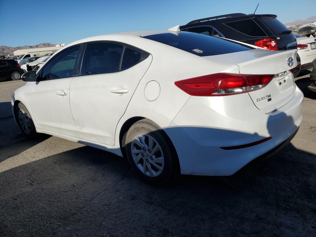 2018 HYUNDAI ELANTRA SE - Image 2