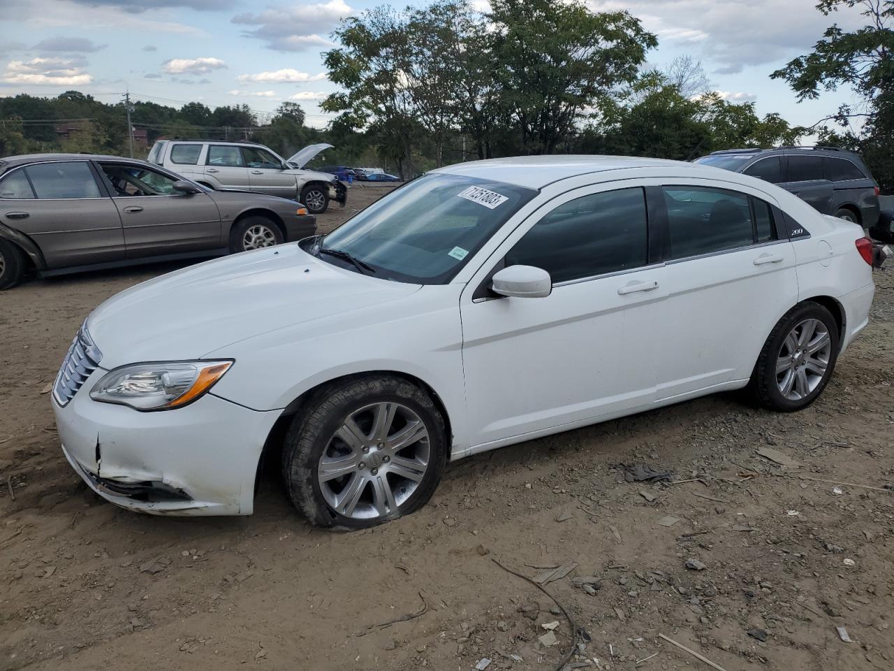 2013 CHRYSLER 200 LX