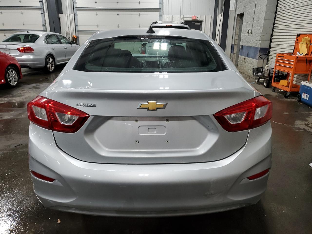 2017 CHEVROLET CRUZE LS - Фото 6