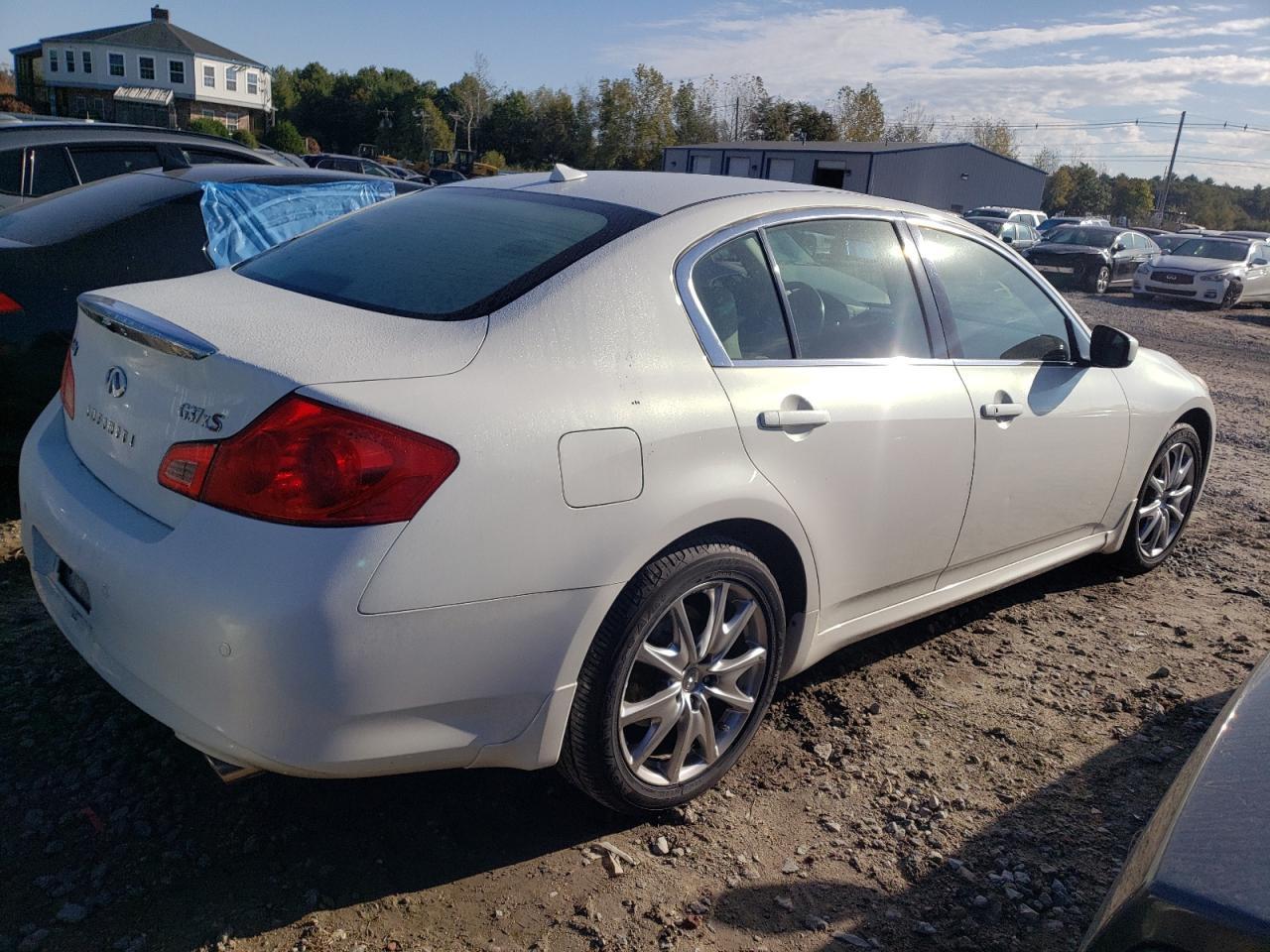 2012 INFINITI G37 - Image 3