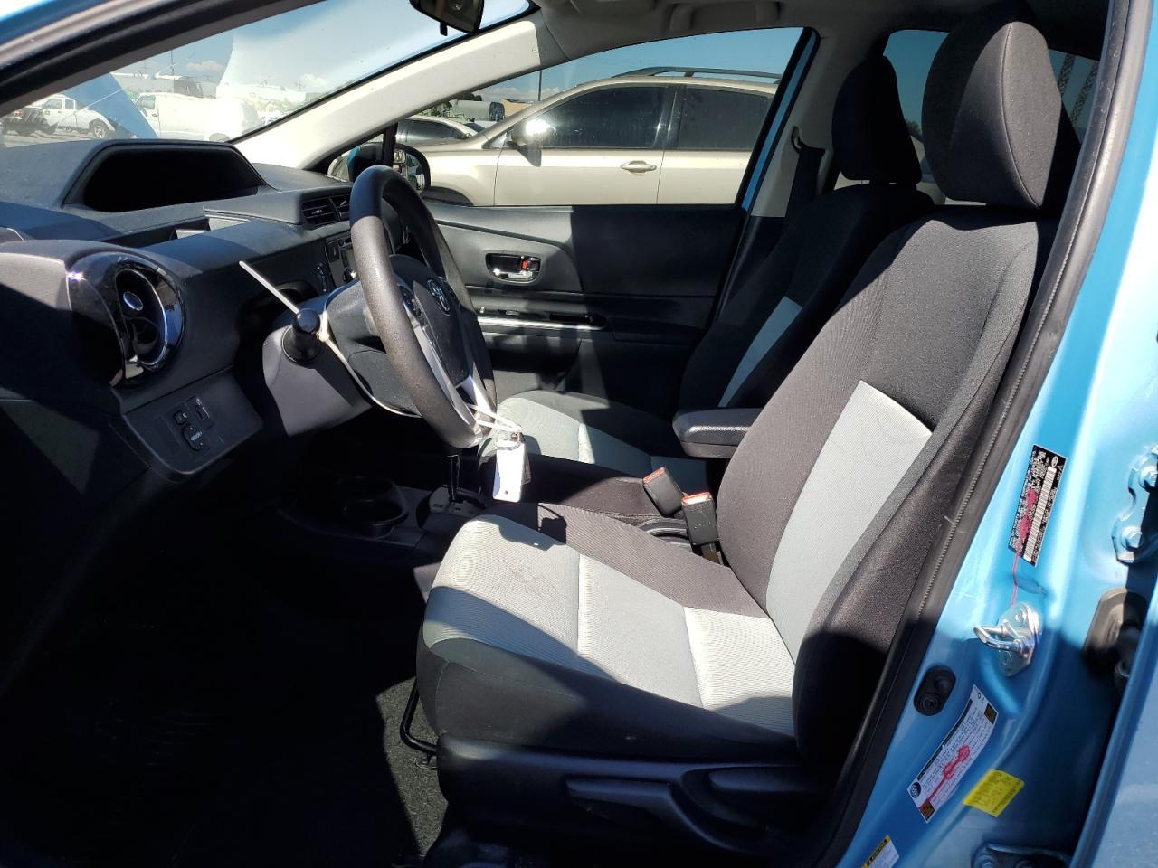 2015 TOYOTA PRIUS C - Image 7
