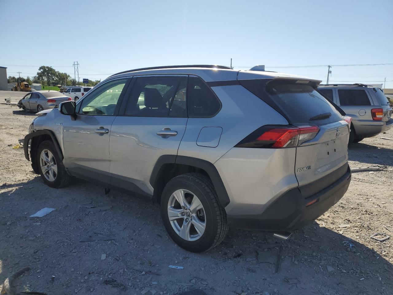 2020 TOYOTA RAV4 XLE - Фото 2