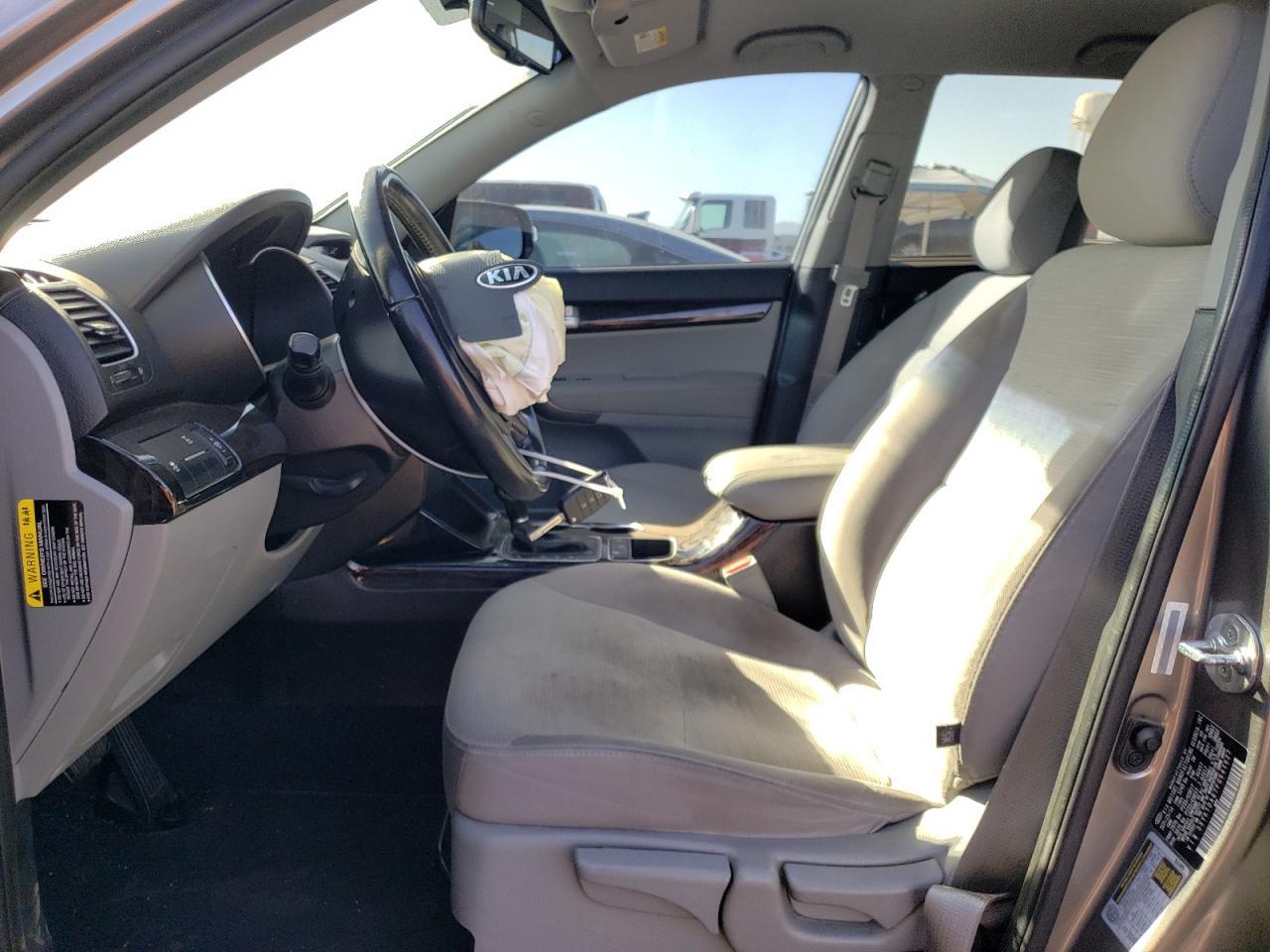 2015 KIA SORENTO LX - Image 7