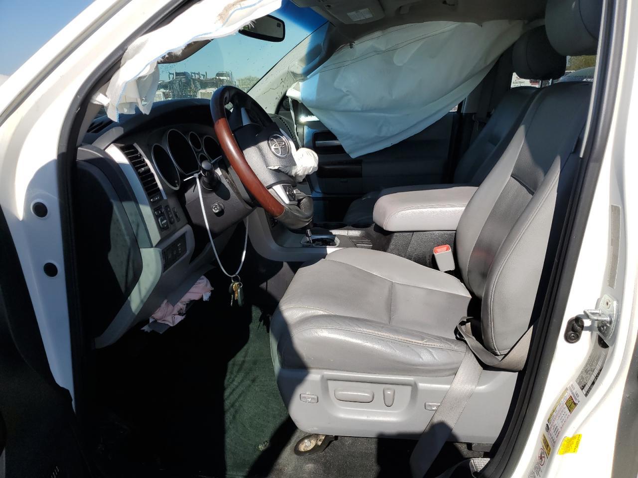 2016 TOYOTA SEQUOIA PL - Image 7