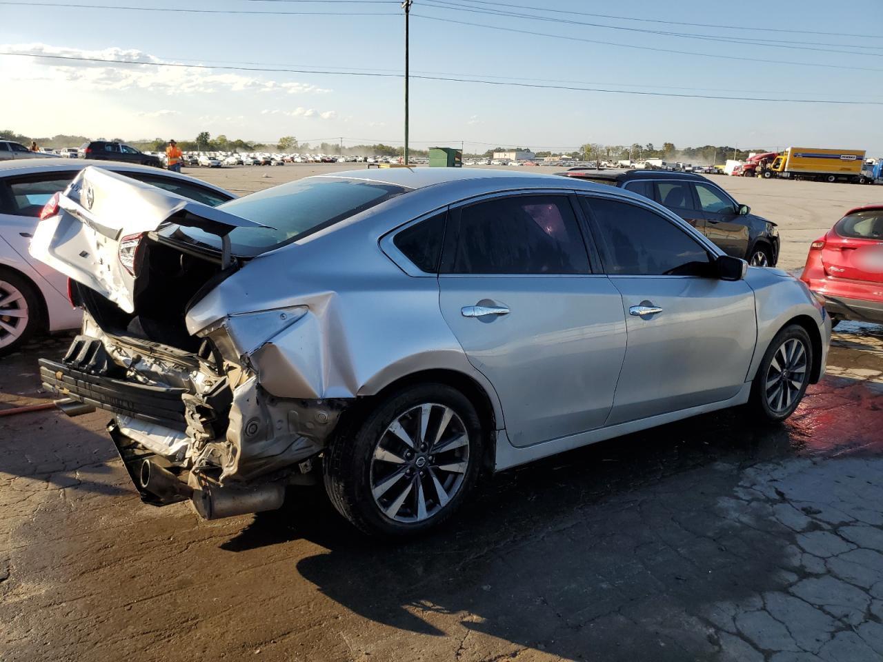 2017 NISSAN ALTIMA 2.5 - Фото 3