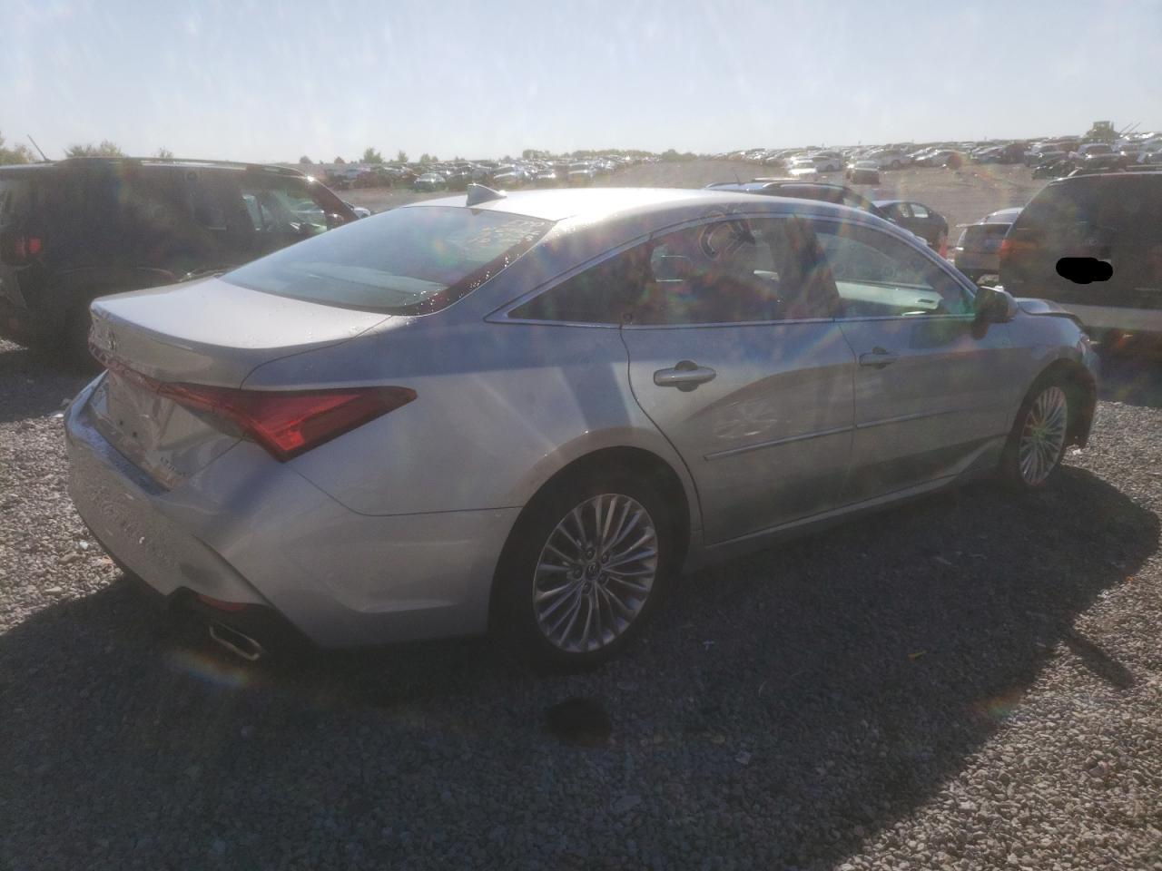 2019 TOYOTA AVALON XLE - Image 3