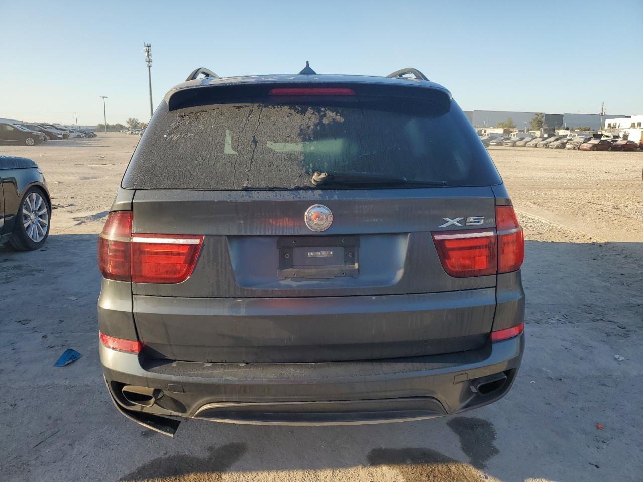 2011 BMW X5 XDRIVE5 - Image 6