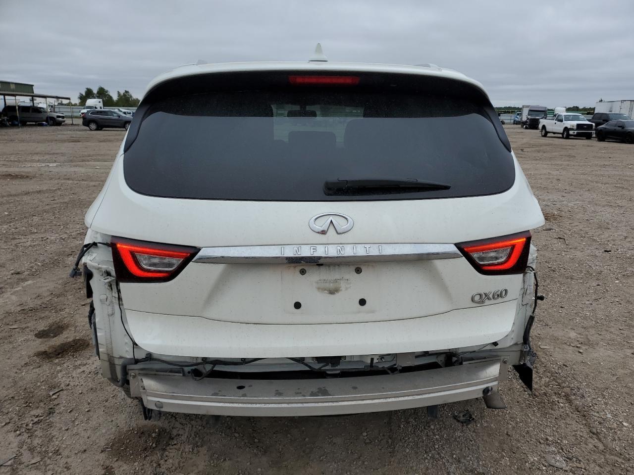 2017 INFINITI QX60 - Image 6
