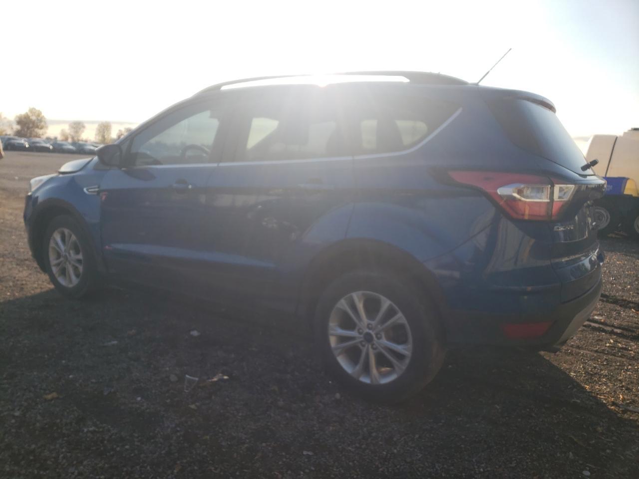 2017 FORD ESCAPE SE - Фото 2