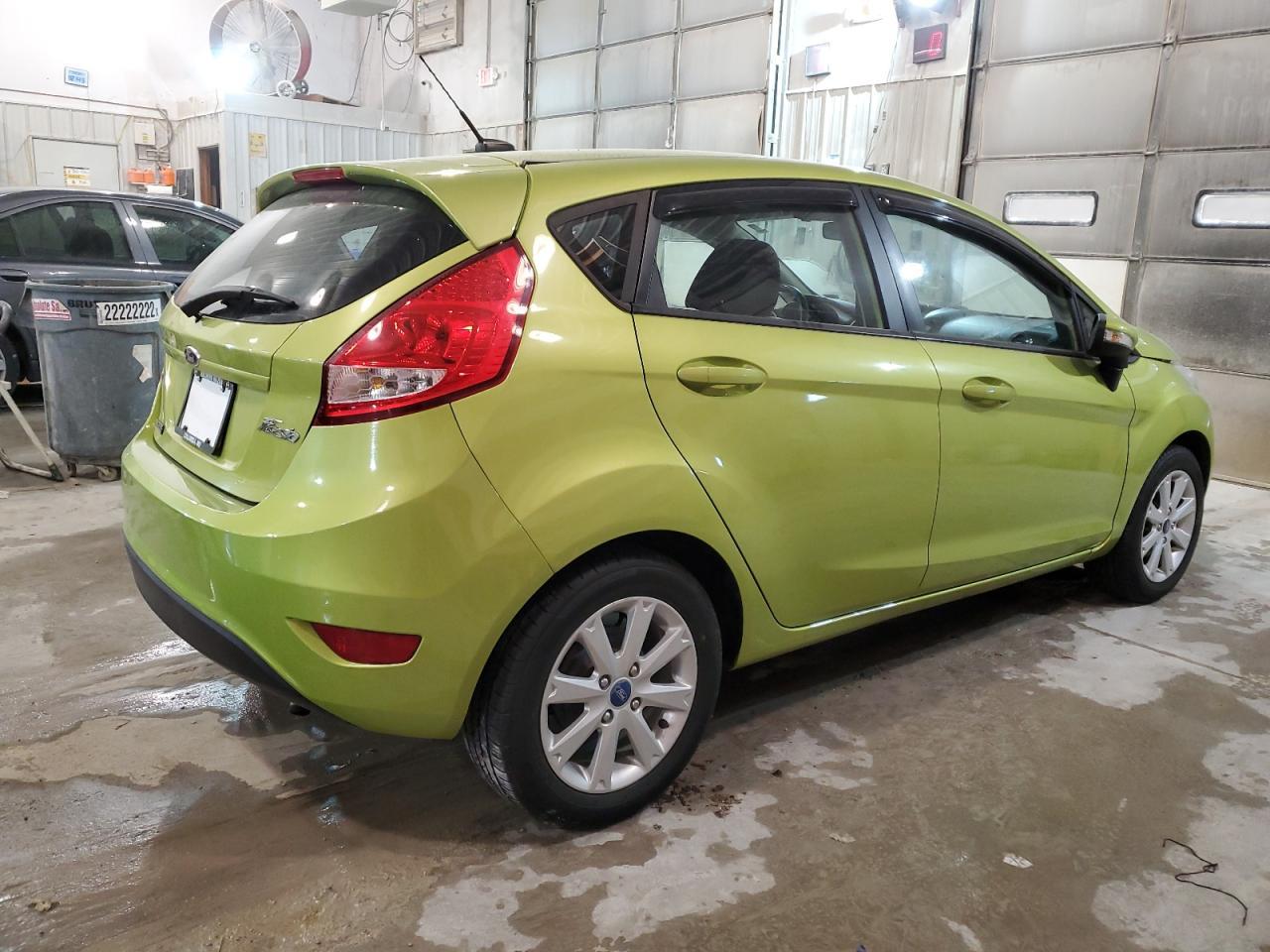 2013 FORD FIESTA SE - Image 3