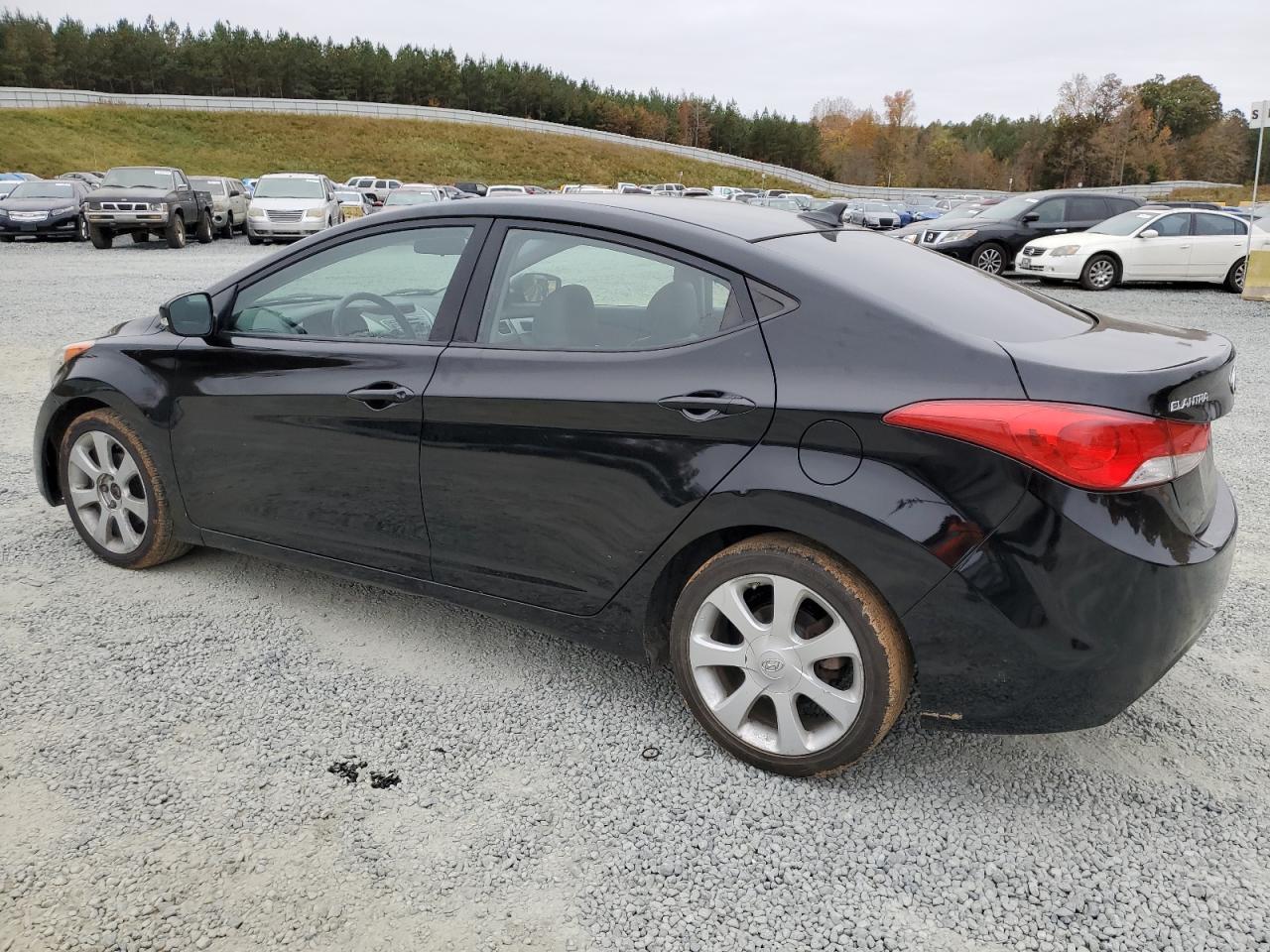 2013 HYUNDAI ELANTRA GL - Image 2