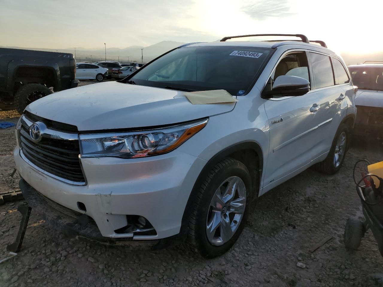 2016 TOYOTA HIGHLANDER car image