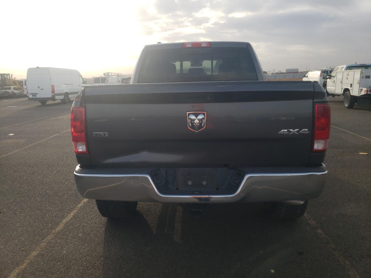 2017 RAM 1500 SLT - Image 6