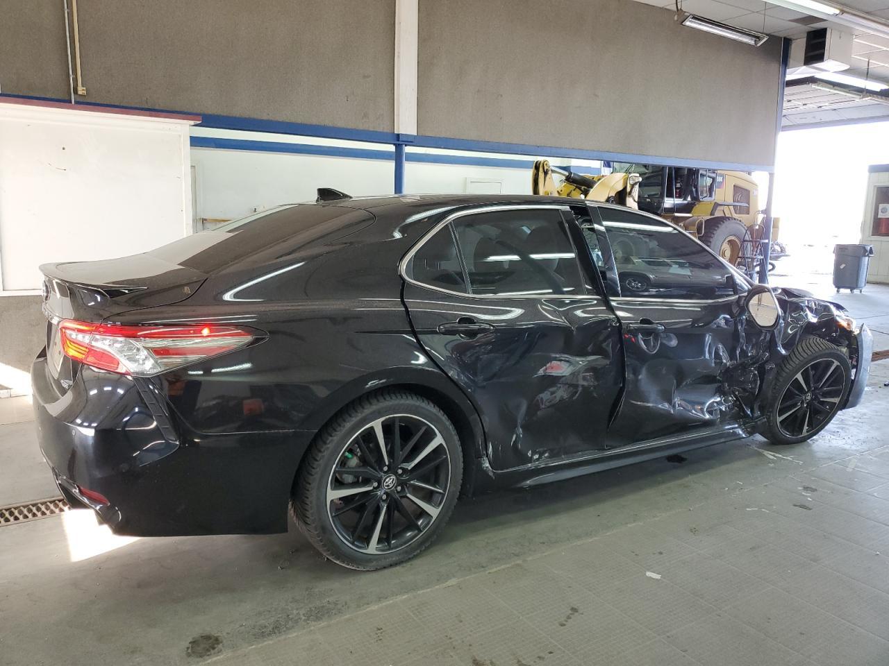 2018 TOYOTA CAMRY XSE - Image 3