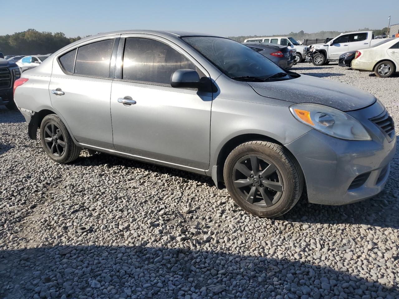 2014 NISSAN VERSA S - Image 4