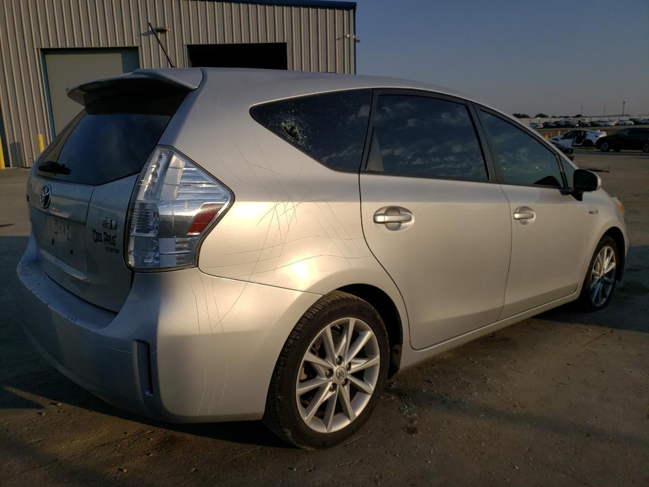 2013 TOYOTA PRIUS V - Image 3