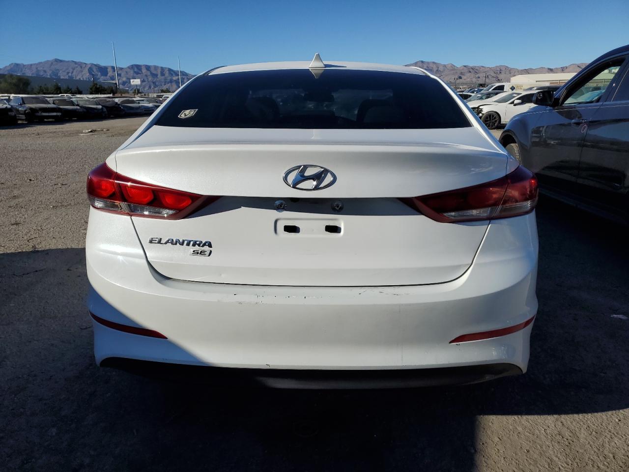 2018 HYUNDAI ELANTRA SE - Image 6